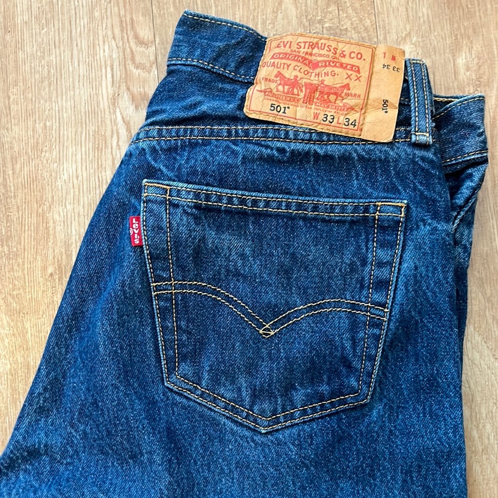 Men’s button fly Levi’s 501 33W 34L
